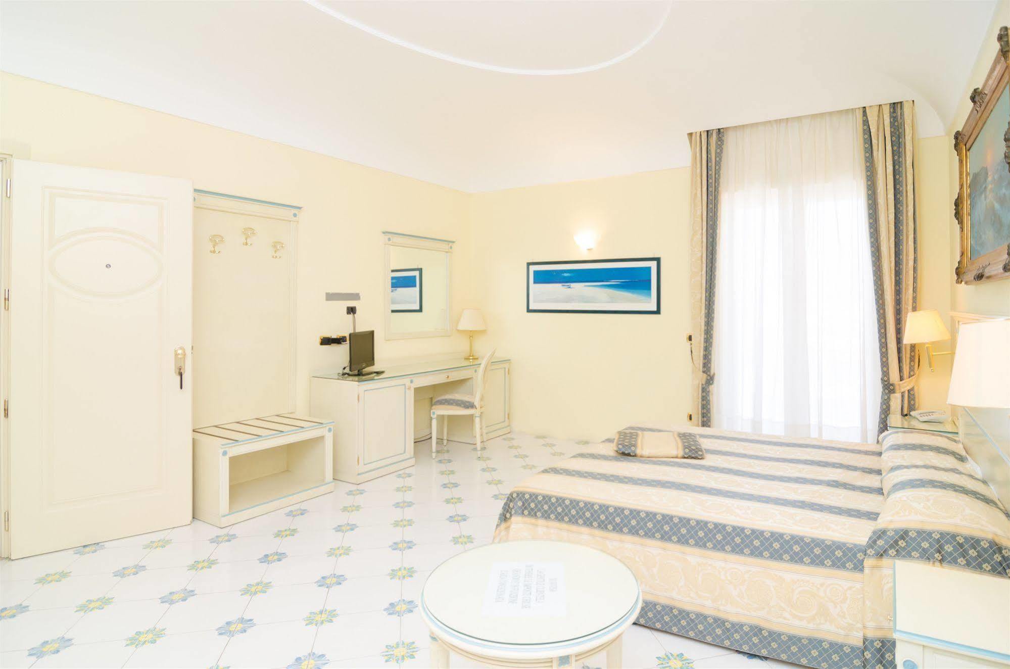 Hotel Flora Wellness & Beauty Искья Экстерьер фото