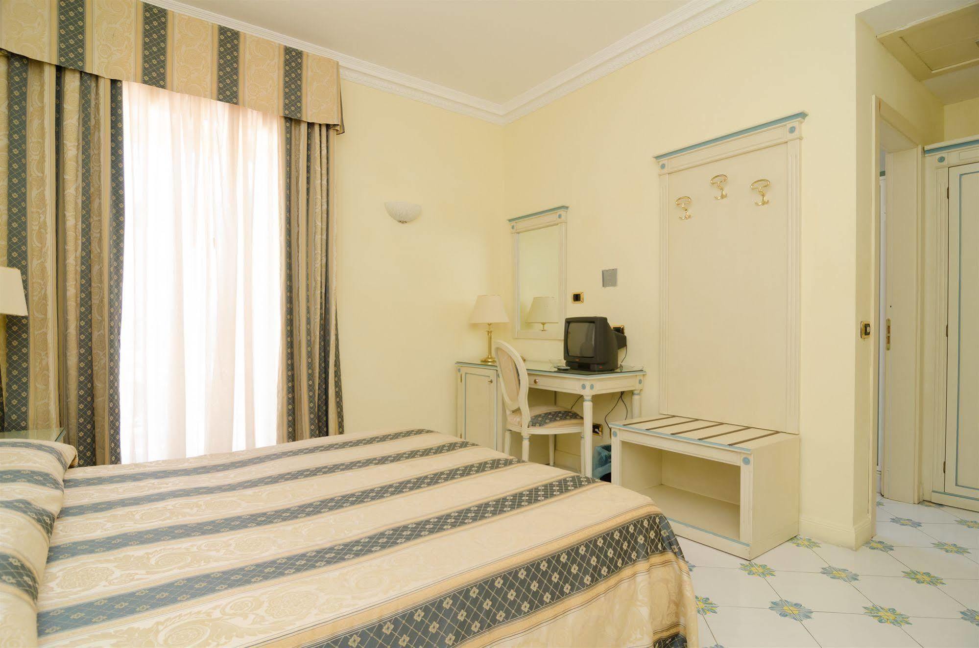 Hotel Flora Wellness & Beauty Искья Экстерьер фото
